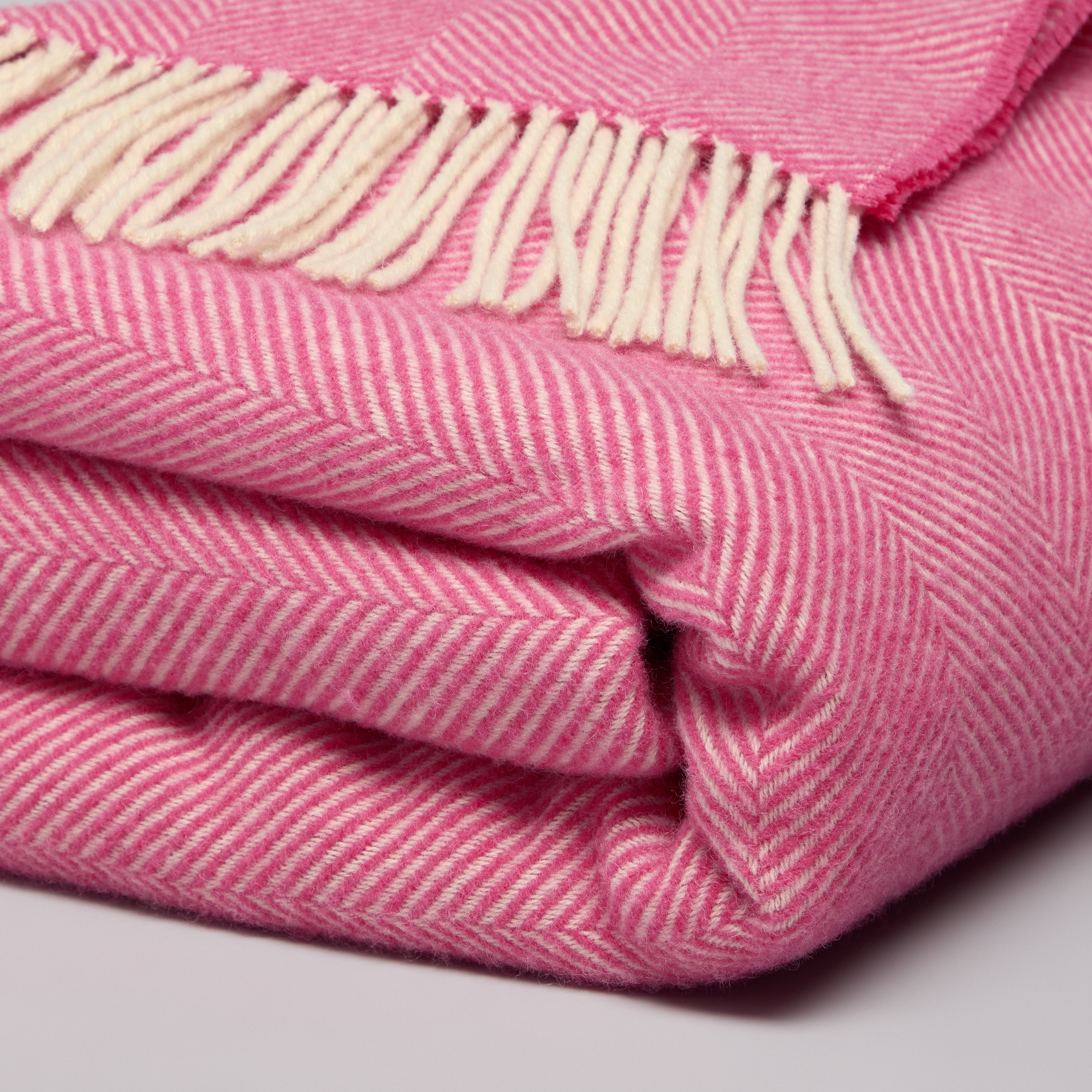 Fuchsia Pink Herringbone Blanket – Tielle Love Luxury by Tradelinens