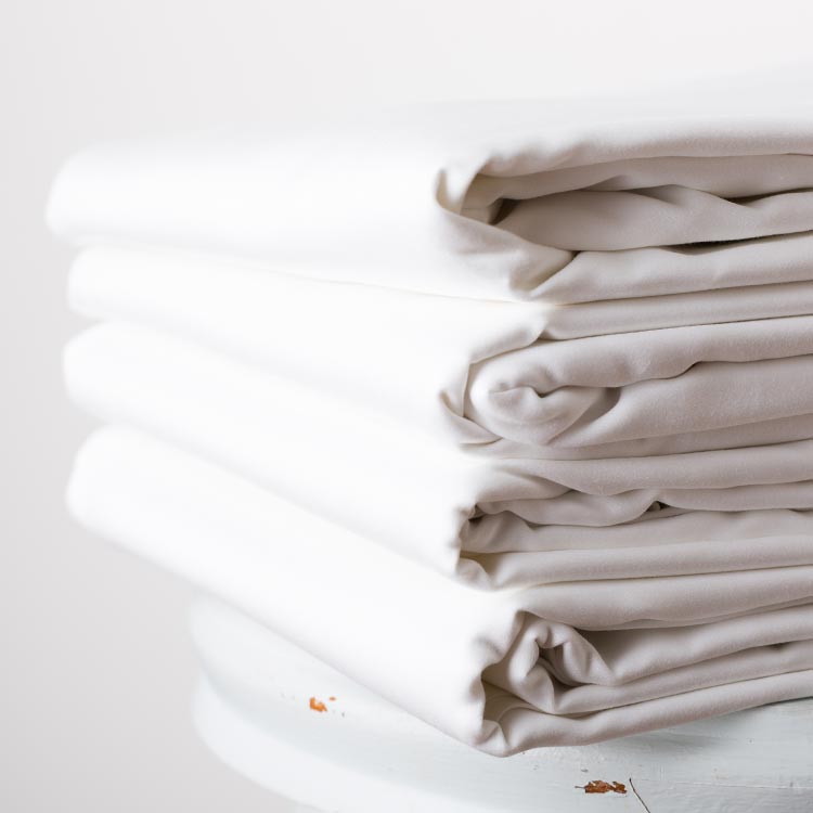 Fitted sheet white cotton 200 threadcount